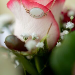 attentionnée bracelet en GF et lait maternel