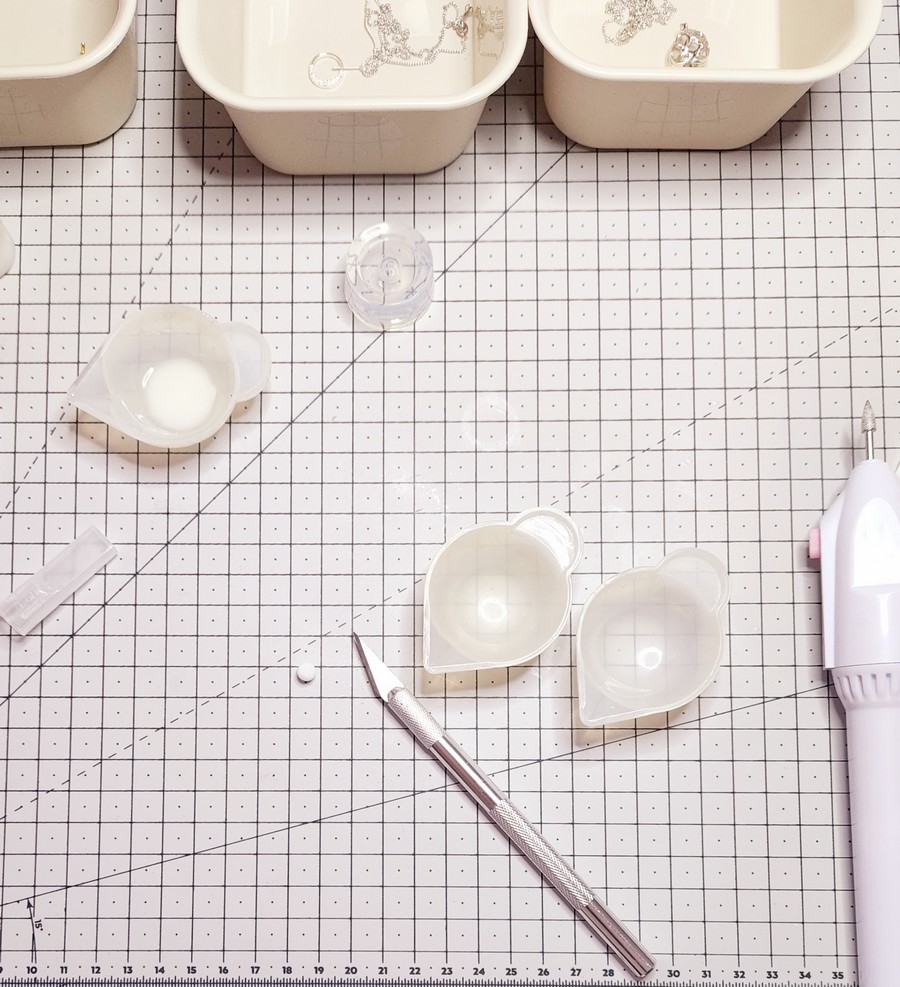 A l'atelier de bijou au lait maternel